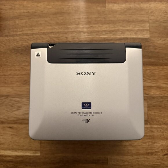 Sony GV-D1000 Digital Video Cassette Recorder - SOLD FOR PARTS UNTESTED AS IS!! - Picture 16 of 16